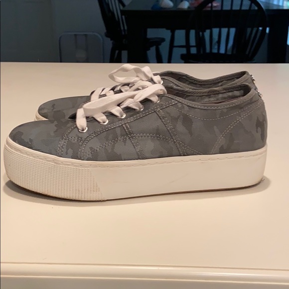 Platform camo Steve Madden shoes - Picture 4 of 5